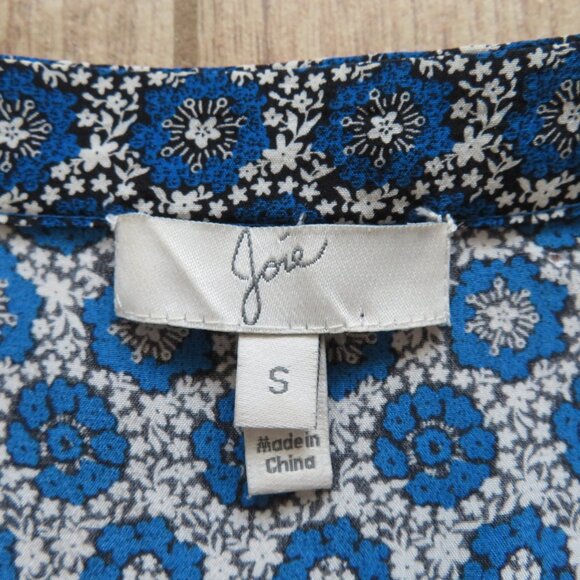 Joie 100% Silk Blue Medallion Pullover Blouse Women's S Relaxed Fit Boho - Picture 3 of 8